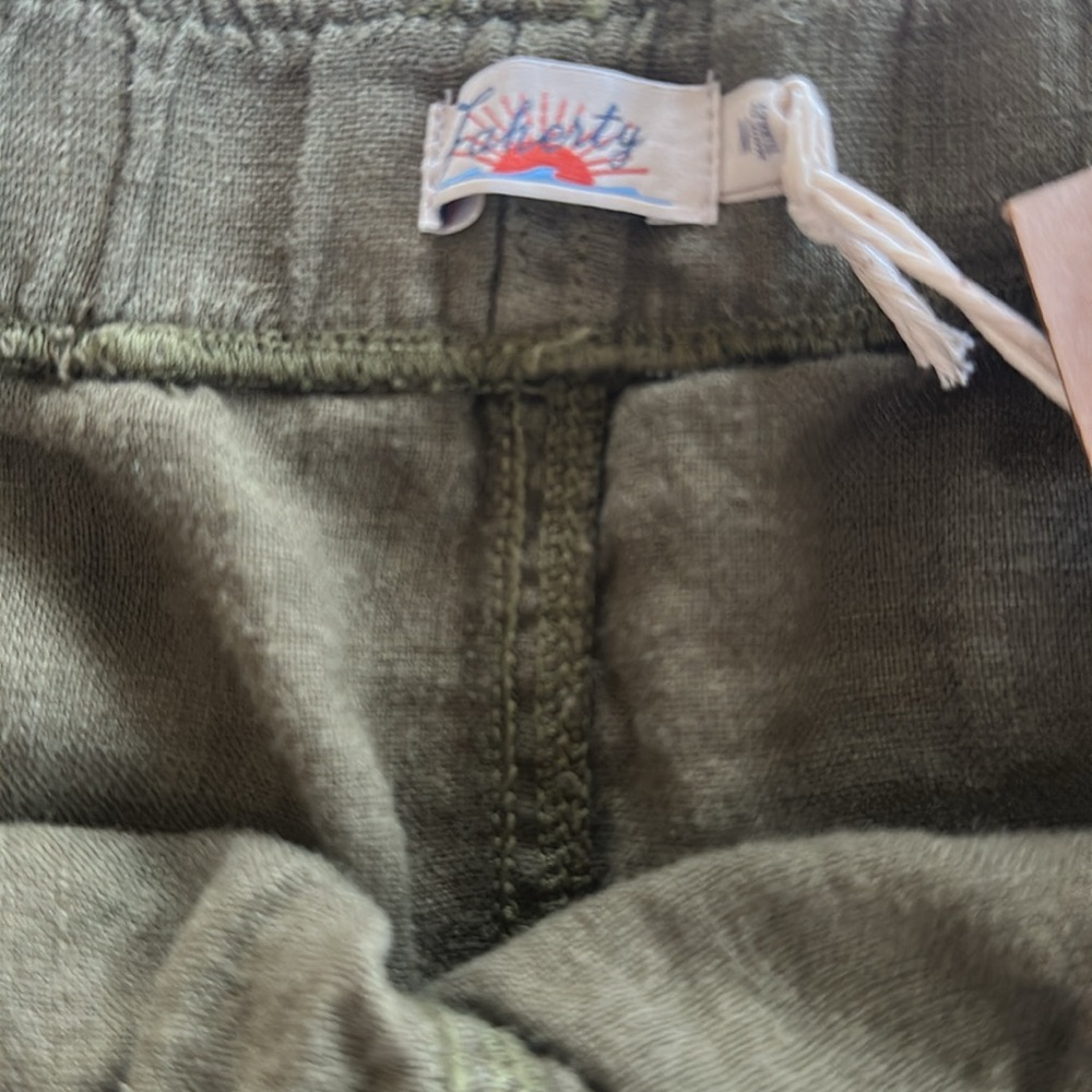 Faherty Olive Shorts NWT, Size Medium - Picture 5 of 5